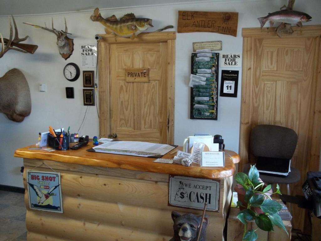 Budget Host Elk Antler Inn Thermopolis Exterior foto